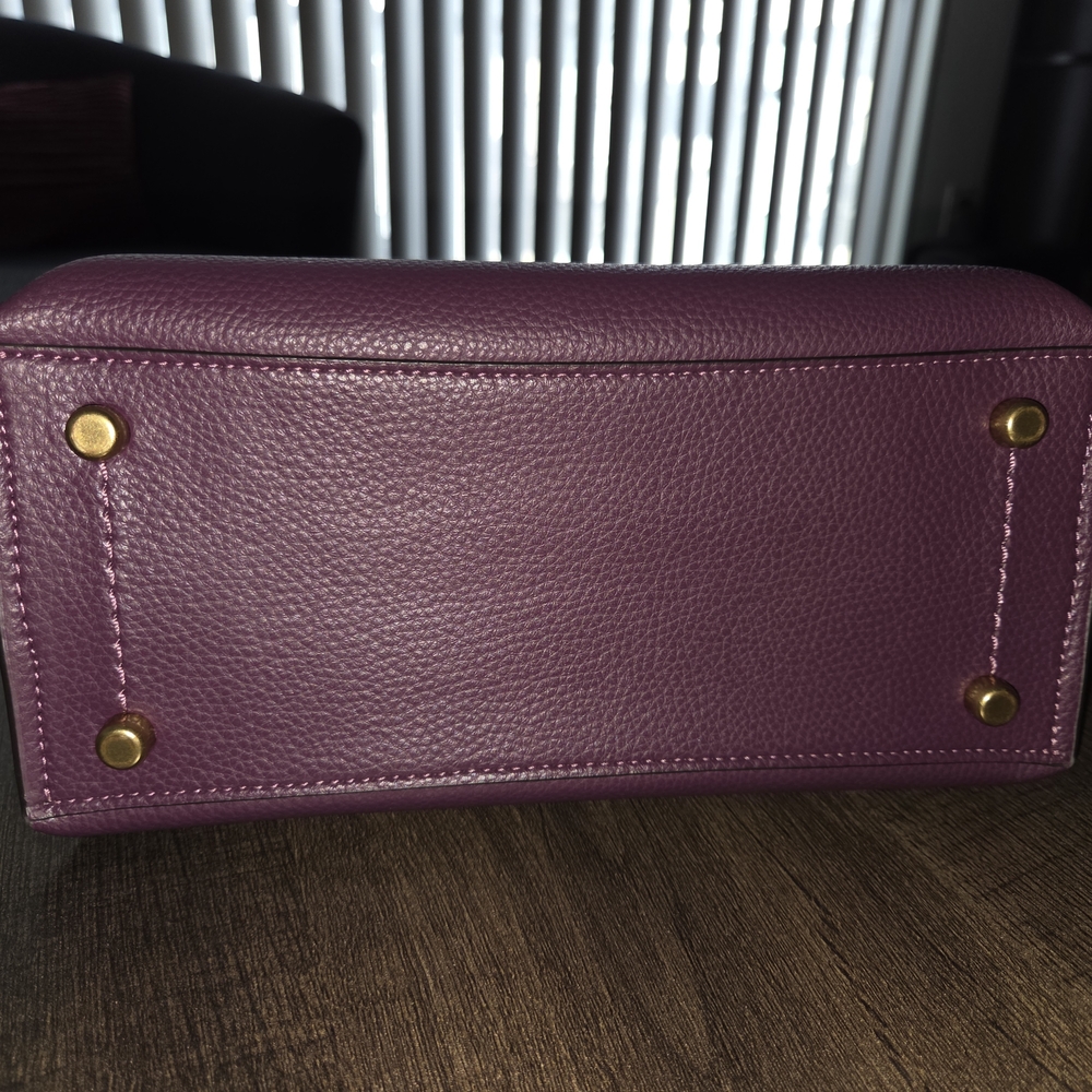 Coach Willow Tote 24 with Pebbled Leather in Deep Berry - Picture 9 of 10